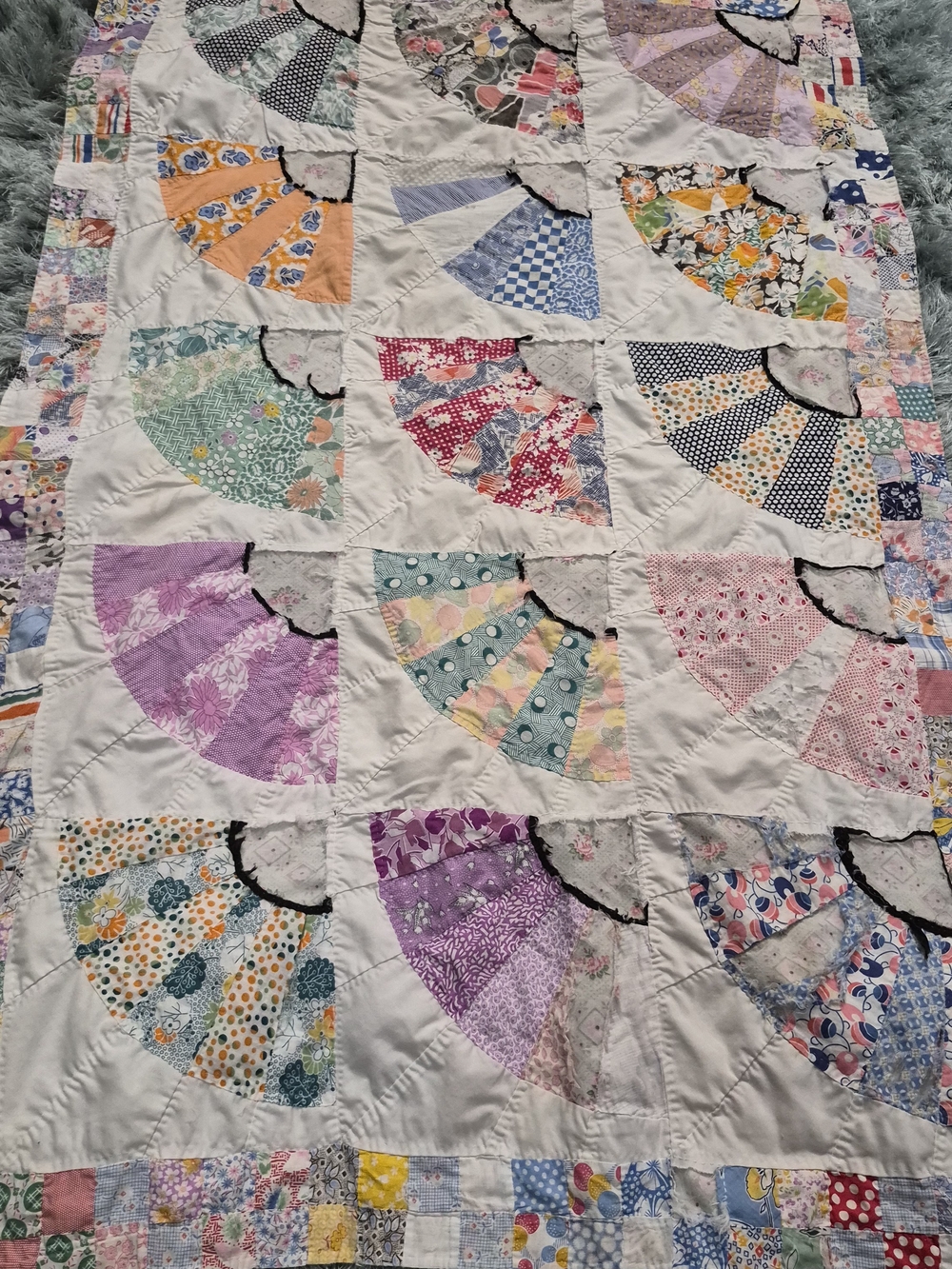 Vintage Handmade Grandmother’s Fan Quilt 35x54 Patchwork Cutter Repair